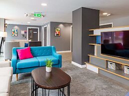 Student Only The Gate