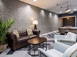 Student Only The Gate