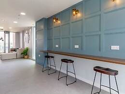 Student Only The Gate