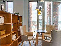 Student Only The Gate