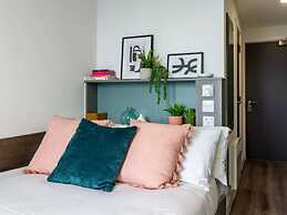 Student Only The Gate