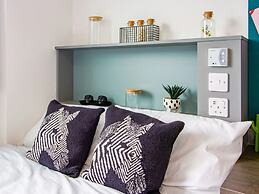 Student Only The Gate