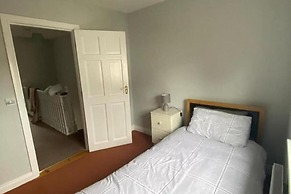 3 Bed-sleeps 5-garden-parking-pets
