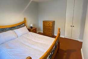 3 Bed-sleeps 5-garden-parking-pets