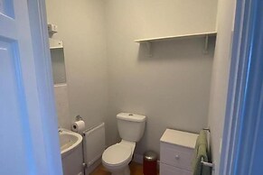 3 Bed-sleeps 5-garden-parking-pets