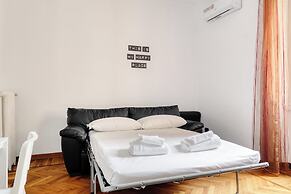 JOIVY Cosy flat near Montanelli Gardens