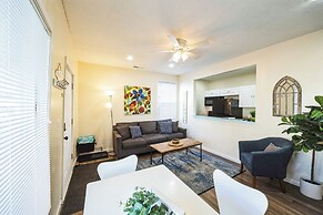 Cozy 2 Bedroom Getaway