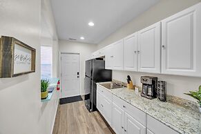 Cozy 2 Bedroom Getaway