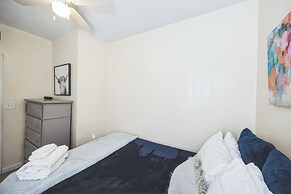 Cozy 2 Bedroom Getaway