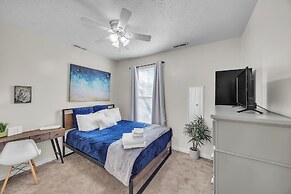 Cozy 2 Bedroom Getaway