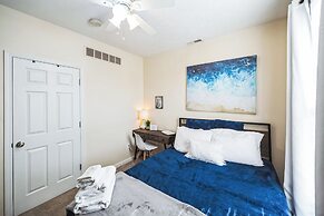 Cozy 2 Bedroom Getaway