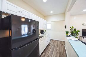Cozy 2 Bedroom Getaway