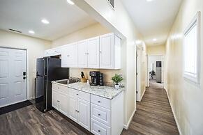 Cozy 2 Bedroom Getaway