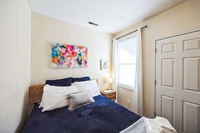 Cozy 2 Bedroom Getaway