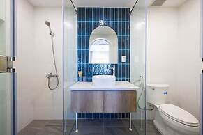 Lotus Home Cafe - Cable Car Station