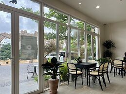 Lotus Home Cafe - Cable Car Station