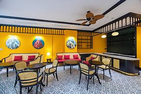 Lotus Home Cafe - Cable Car Station