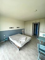 Cozy One-bedroom Apartment With sea View