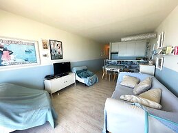 Cozy One-bedroom Apartment With sea View