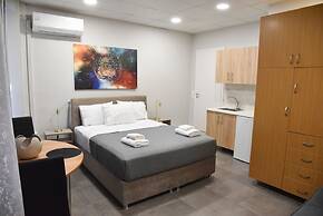 Athens Zeus A by Super Host Hub