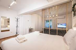 Quiet Apartment With a Garden at Exarcheia