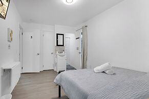 Central Bellevue Retreat Private Rooms