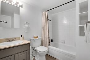 Central Bellevue Retreat Private Rooms