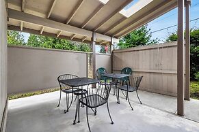 Central Bellevue Retreat Private Rooms