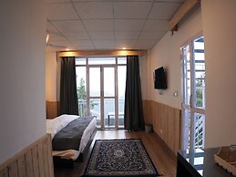 The Glass House Gethia