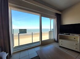 Apartment With Terrace in Middelkerke