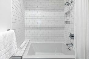 121 Hotel Floor 3 Buyout by Avantstay Entire Third Floor Buyout of 121