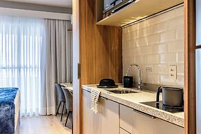 Charlie  Lumiere Klabin