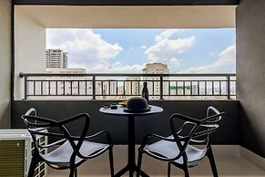 Charlie  Lumiere Klabin