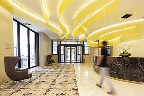 Charlie  Lumiere Klabin