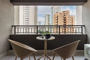 Charlie  Lumiere Klabin