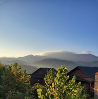 Smoky Mountain Resort Luxury Cabin