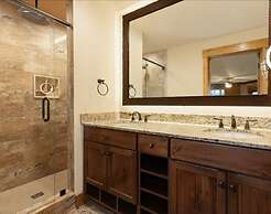 Smoky Mountain Resort Luxury Cabin