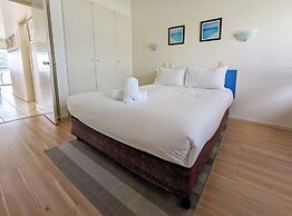 Noosa Parade Holiday Inn