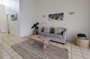 Noosa Parade Holiday Inn