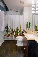 New Skyline Townhome on 6th