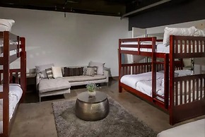 New Skyline Townhome on 6th