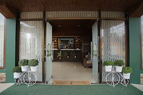 Rishat Sngi Orchid Resort, Shillong
