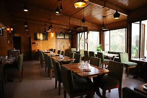 Rishat Sngi Orchid Resort, Shillong