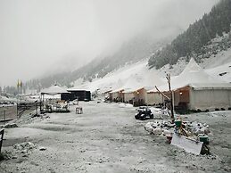 Sheenwoods Riverside Resort & Spa