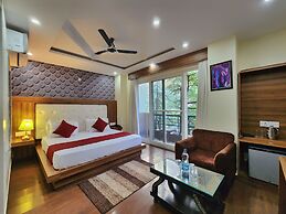 The Cedar Vatika Hotel & Restaurant