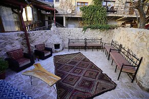 Glory Art Stone House