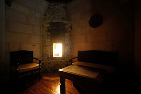 Glory Art Stone House