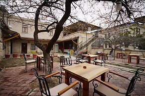 Glory Art Stone House