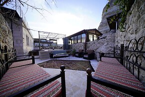 Glory Art Stone House