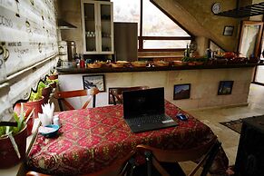 Glory Art Stone House